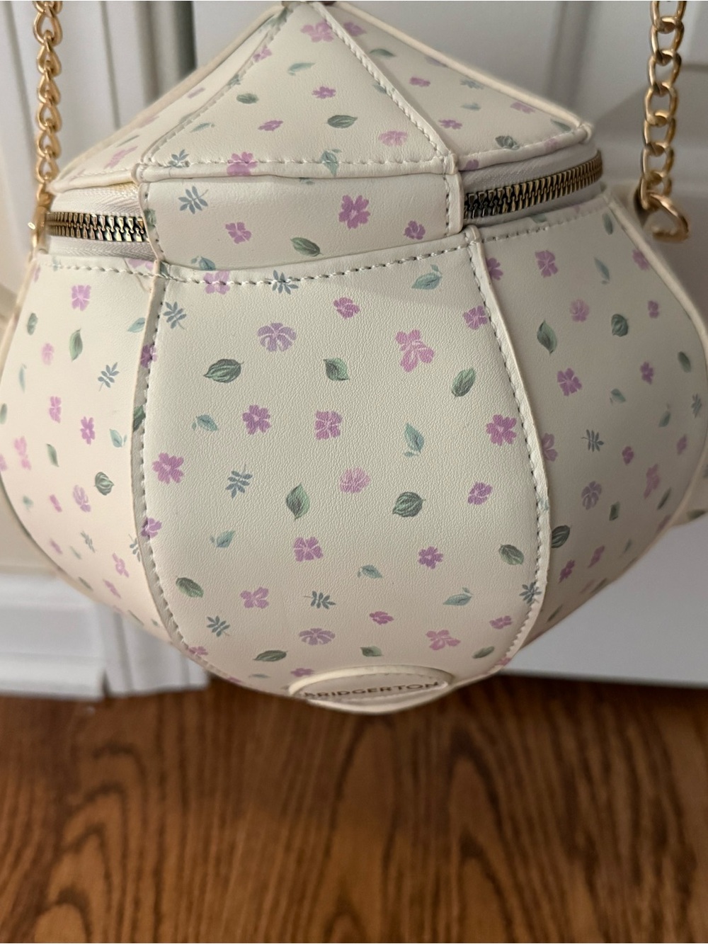 Her Universe Bridgerton crossbody teapot purse - Picture 2 of 4